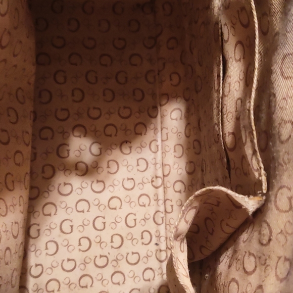 Guess satchel like new signature - Picture 12 of 16